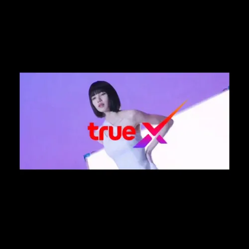 ویدیو منتشر شده از پشت صحنه ی عکسبرداری لیسا برای TrueX