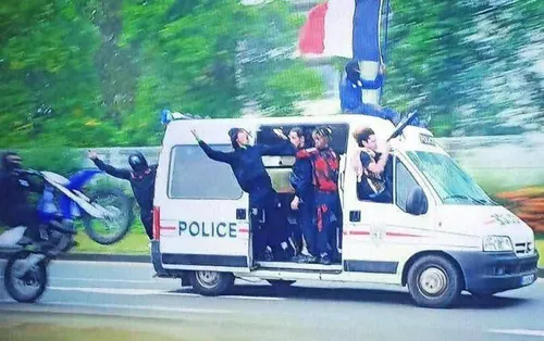 اعتراضات فرانسه ظاهراً داره به جاهای باریکی کشیده می شه 😁