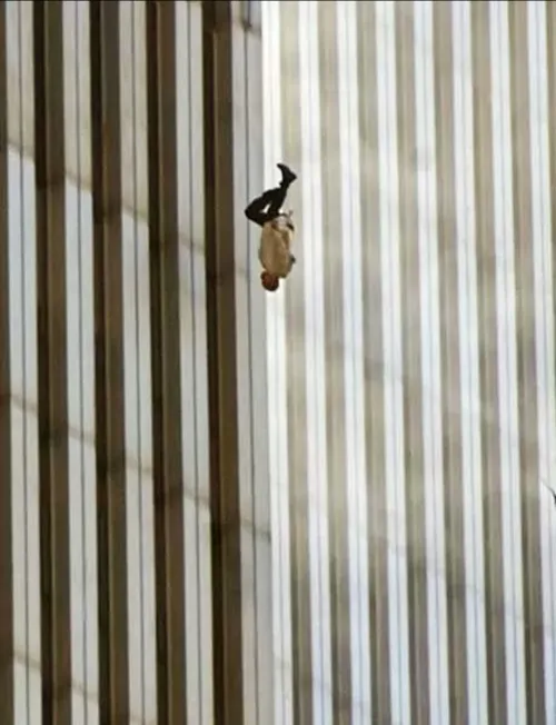 عکسی از حادثه ۱۱ سپتامبر که جاودانه شد
