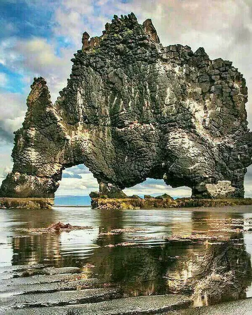 صخره ای با شکل و شمایل اژدها در ایسلند بخون