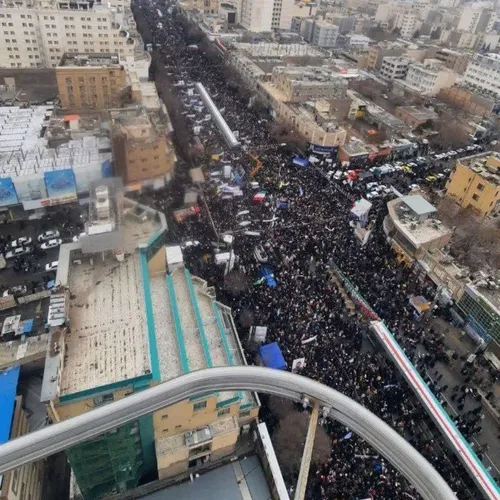 امروز ، حماسه مشهد در هوای برفی منفی دو درجه ....