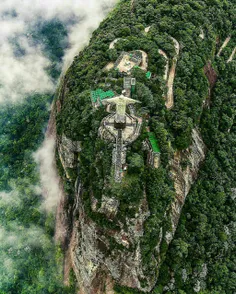 نمای هوایی حیرت انگیز از مجسمه مشهور ۴۰ متری مسیح در #ریو