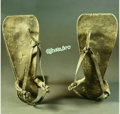 مصریان باستان کفشهایشان را از سنگ میساختند که بسیار سنگین