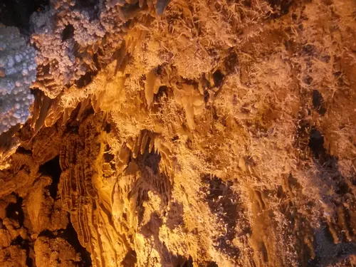 غار علی صدر(همدان)