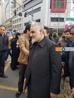 حضور حاج #قاسم_سلیمانی در راهپیمایی ۲۲ بهمن