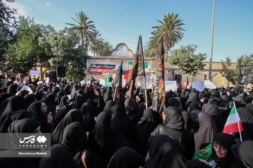 تجمع اعتراضی مردم شیراز در محل کتک زدن مادرِ آمربه معروف