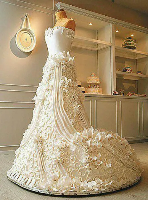 کیک عروسی جالب بشکل لباس عروس...😍