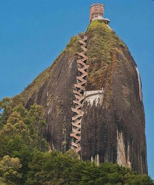 صخره عجیب دل پنول در کلمبیا با 649 پله!!!