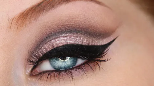 http://delbaraneh.com/makeup-beauty/hooded-eyes-makeup/