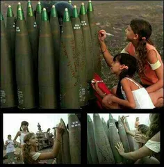 دو دختربچه‌ی اسراییلی، روی موشک‌هایی که تا ساعاتي دیگر بر