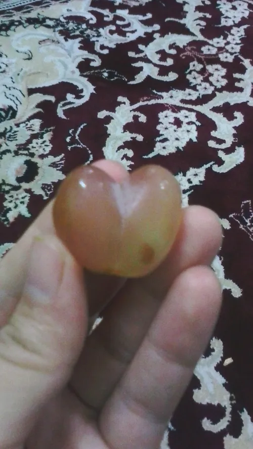 انگور شبيه قلب