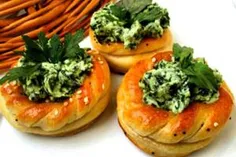 نان و پنیر و سبزی یکی از اجزای اصلی سفره های افطاری است. 