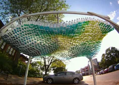 سقف پارکینگ ساخته شده از ۱۵۰۰ پلاستیک، آمریکا