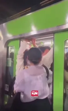 🎥 سوار شدن به مترو توکیو برابری میکنه با شادی فتح جام جها