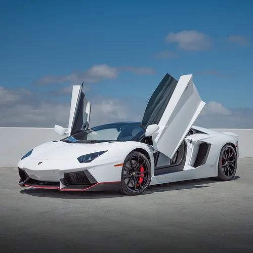 @mymadelifestyle's Aventador. Do you like the red trim?