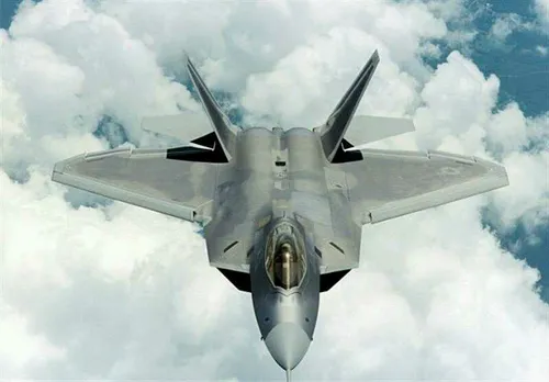 جنگنده F-22کاملا رادارگریز پیشرفته و گران ترین جنگنده تول