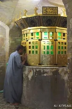 چشمه آب ، موجود در خانه امام امیرالمومنین علی علیه السلام