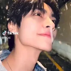 شیائوجون wayv چالش فرست اسنو رو انجام داده 🥺❄