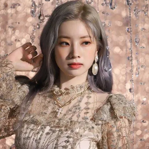 نمیدونَم چطوری خوشکلیشو وَصف کنم! helyaexol dahyun