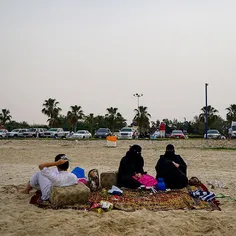 @tasneemalsultan Saudi family enjoying an afternoon picni