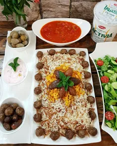 طرز تهیه رشته پلو و خورشت گوجه و سالاد سبز👇 