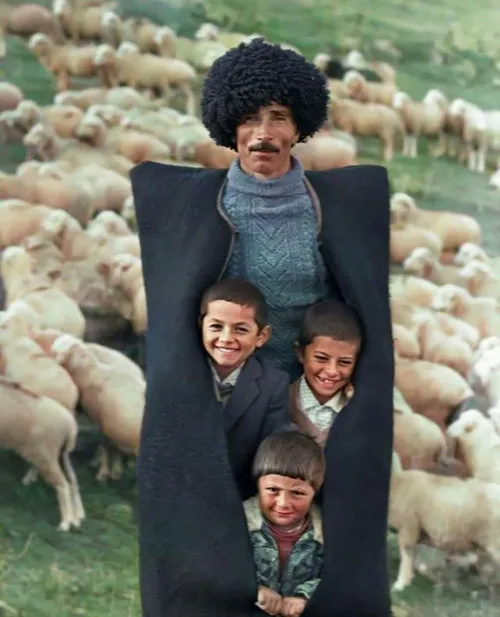 ‏چوپان و فرزندانش در لاچین آذربایجان.