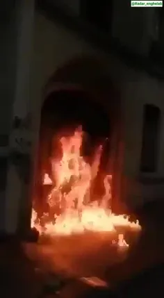 به آتش کشیدن درب لژ فراماسونری در کلمبیا