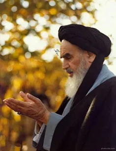 امام خمینی(ره) : آنقدر صدمه‌ای که اسلام از یک آخوند فاسد 