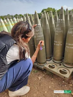 📸 «نیکی هیلی» روی بمب‌های اسرائیلی را امضا کرد