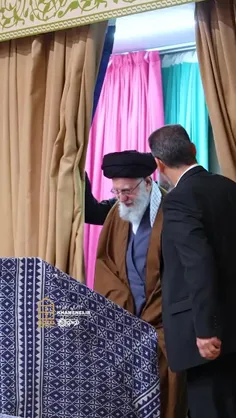 #پنجره😍 لحظه ورود آقا به حسینیه امام خمینی (ره)