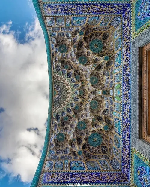 مسجد سید. شهر گنبدهای نیلگون.
