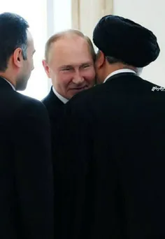 مصافحه و روبوسی رئیسی و پوتین در حاشیه اجلاس خزر