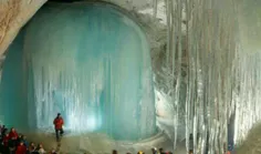غار #آیس_ریزن‌_وِلت یکی از غارهای یخی شگفت انگیز می باشد.