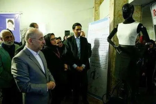 ❇ ️روما، نخستین ربات مانکن ایرانی