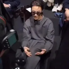 ویدیوی منتشر شده از جیمین در حال عکسبرداری در فشن شو برند