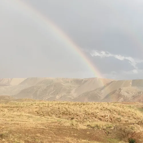 اینجا داره بارون می باره