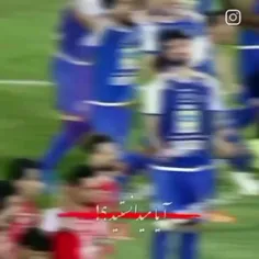 پرسپولیسیا❤️ بزارن استقلالیا💙 ببینیم چه تیمی بیشتر طرفدار