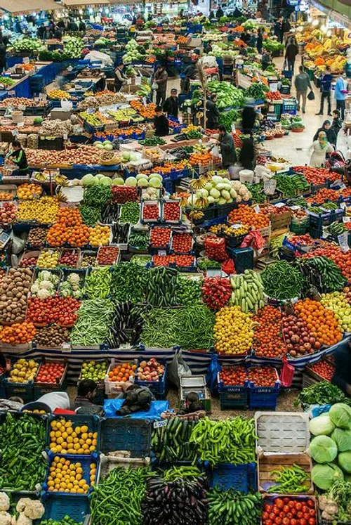 بازار میوه و سبزی در شمال ایران