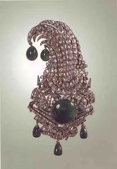 جقه نادرشاه افشار با الماسهای منحصر بفرد وزمرد های کلمبیا