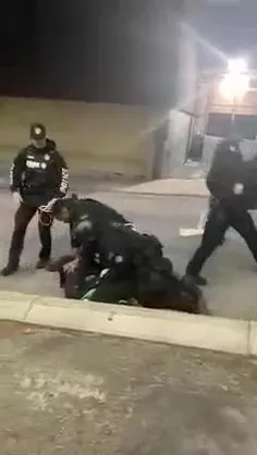 🎥 برخورد نایس و عاری از خشونت پلیس آمریکا با معترضین  (گر