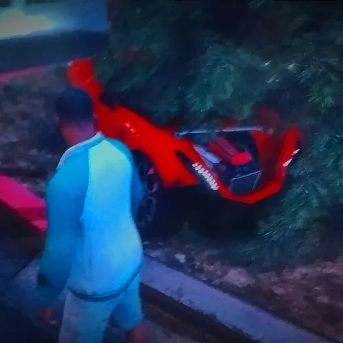 🚗وقتی تو GTA V تصادف میکنی و پلیس باید جمت کنه😞