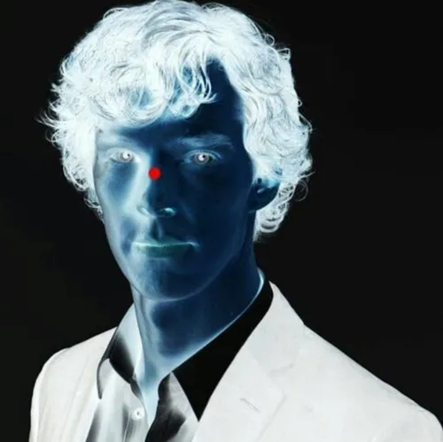 سی ثانیه به نقطه قرمزه نگاه کنید بعد سریع پلک بزنید شرلوک