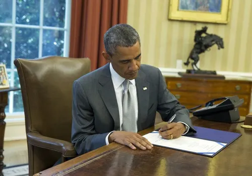 اوباما رئیس جمهور آمریکا فرمان اجرایی برقراری وضعیت اضطرا