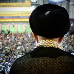 لحظه ورود رهبر انقلاب به صحن اصلی حرم مطهر امام خمینی