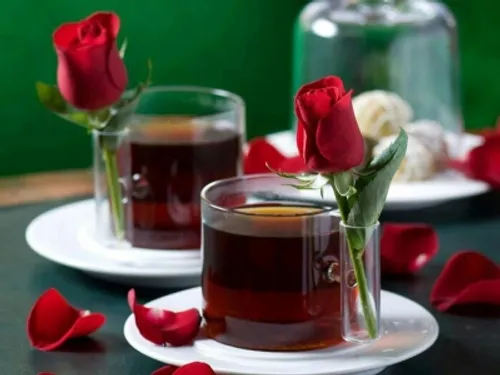 چایی تلخ رو که با عشق دم کنی