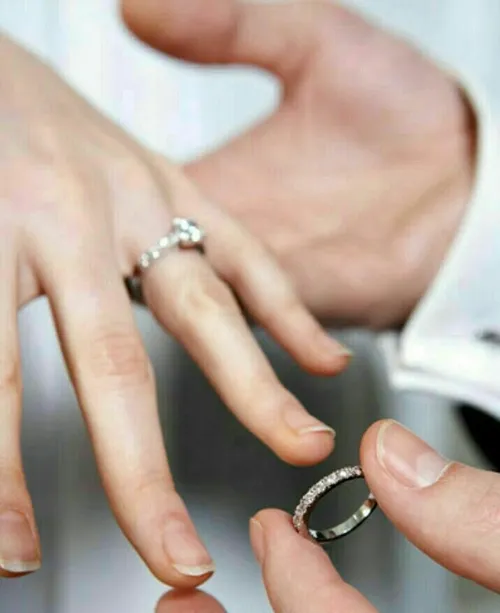 معمولأ ازدواج از روی قیافه و موقعیت انجام می گیرد و طلاق 
