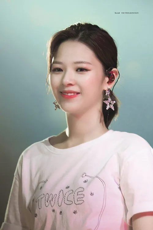 Jeongyeon twicelights