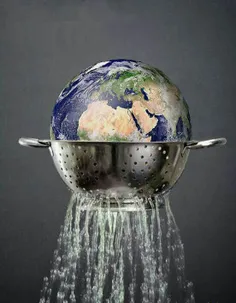 پوستر#خلاقانه بیانگر کمبود آب کره زمین