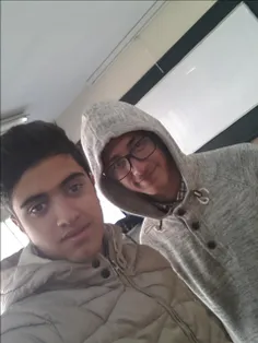 در مدرسه با دوستم