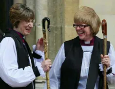 مراسم رسمی اسقف شدن نخستین زن در انگلستان ؛